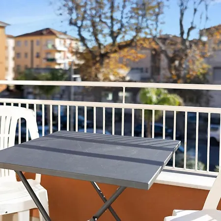 Victoria Lucus Bormani Appartement Diano Marina